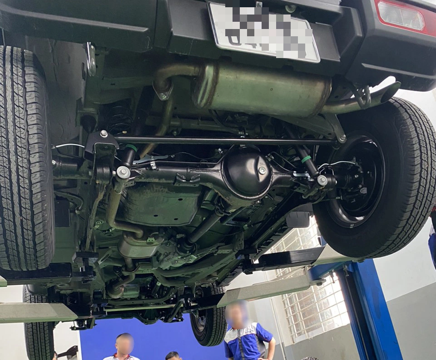 Cũng theo hình ảnh rò rỉ, có thể thấy Suzuki Jimny bán tại Việt Nam được trang bị số tự động 4 cấp và hệ dẫn động 2 cầu. Động cơ có tên mã K15B giống XL7, dung tích 1.5L, 4 xy-lanh, cho công suất 103 mã lực và mô-men xoắn 138 Nm - Ảnh: Hội Suzuki Jimny Việt Nam/Facebook