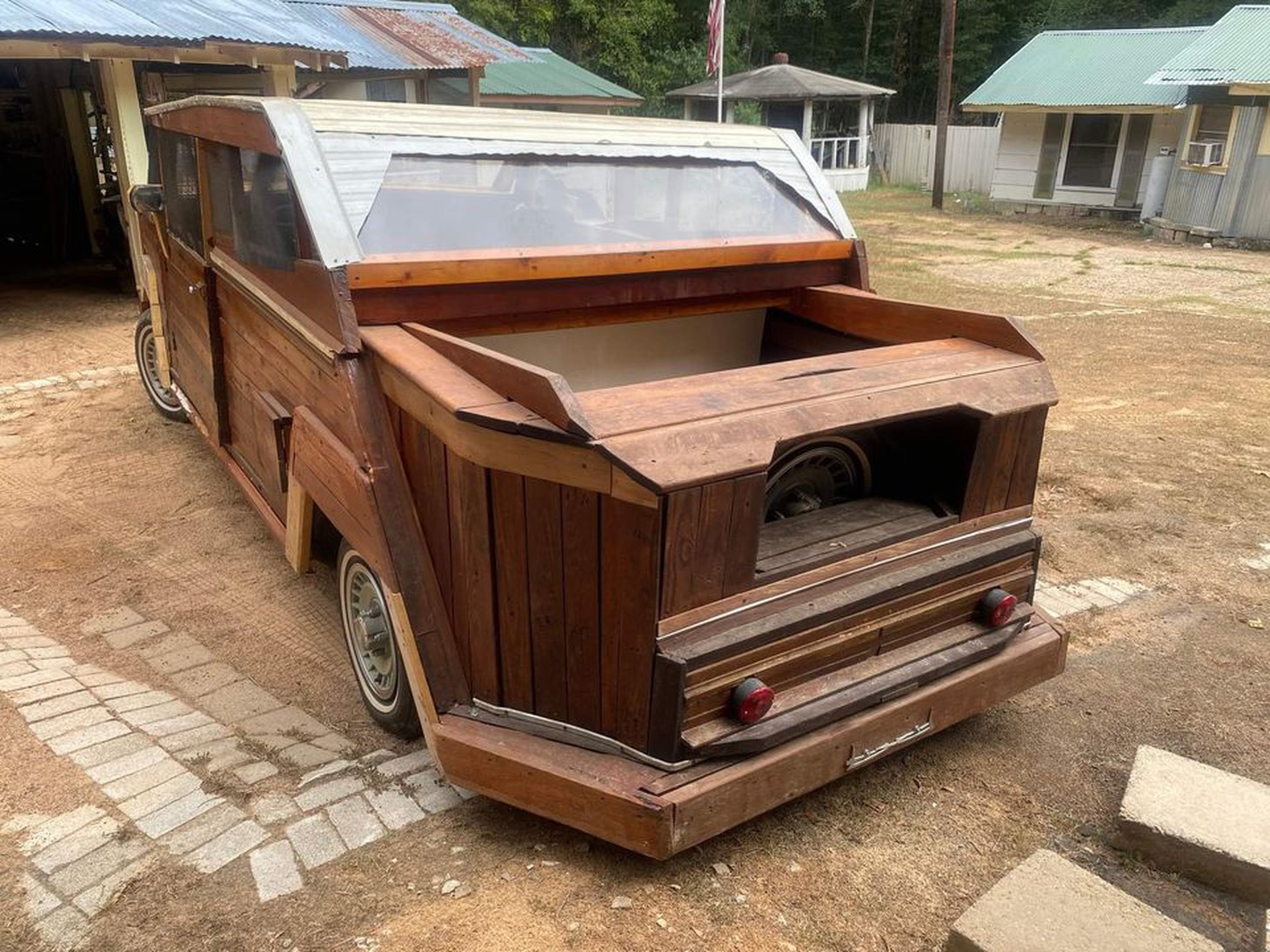 Bán tải Ford F-150 gây kinh ngạc với lớp vỏ gỗ khác thường - Ảnh 4.