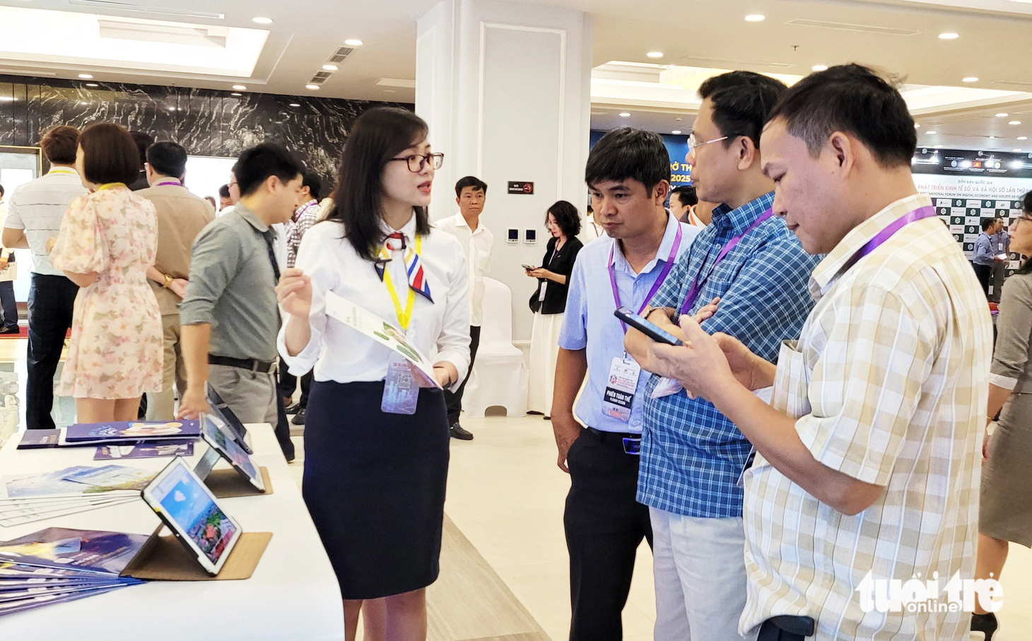 Trong khuôn khổ diễn đàn còn có triển lãm các ứng dụng công nghệ cho phát triển kinh tế số - Ảnh: TIẾN THẮNG