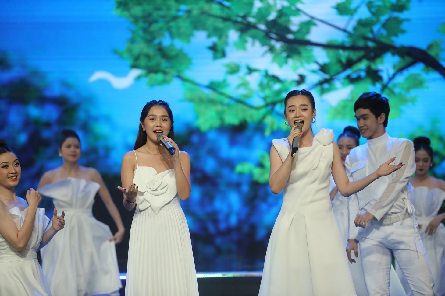 Một tiết mục biểu diễn trong Miền ký ức tháng 9 - Ảnh: HTV