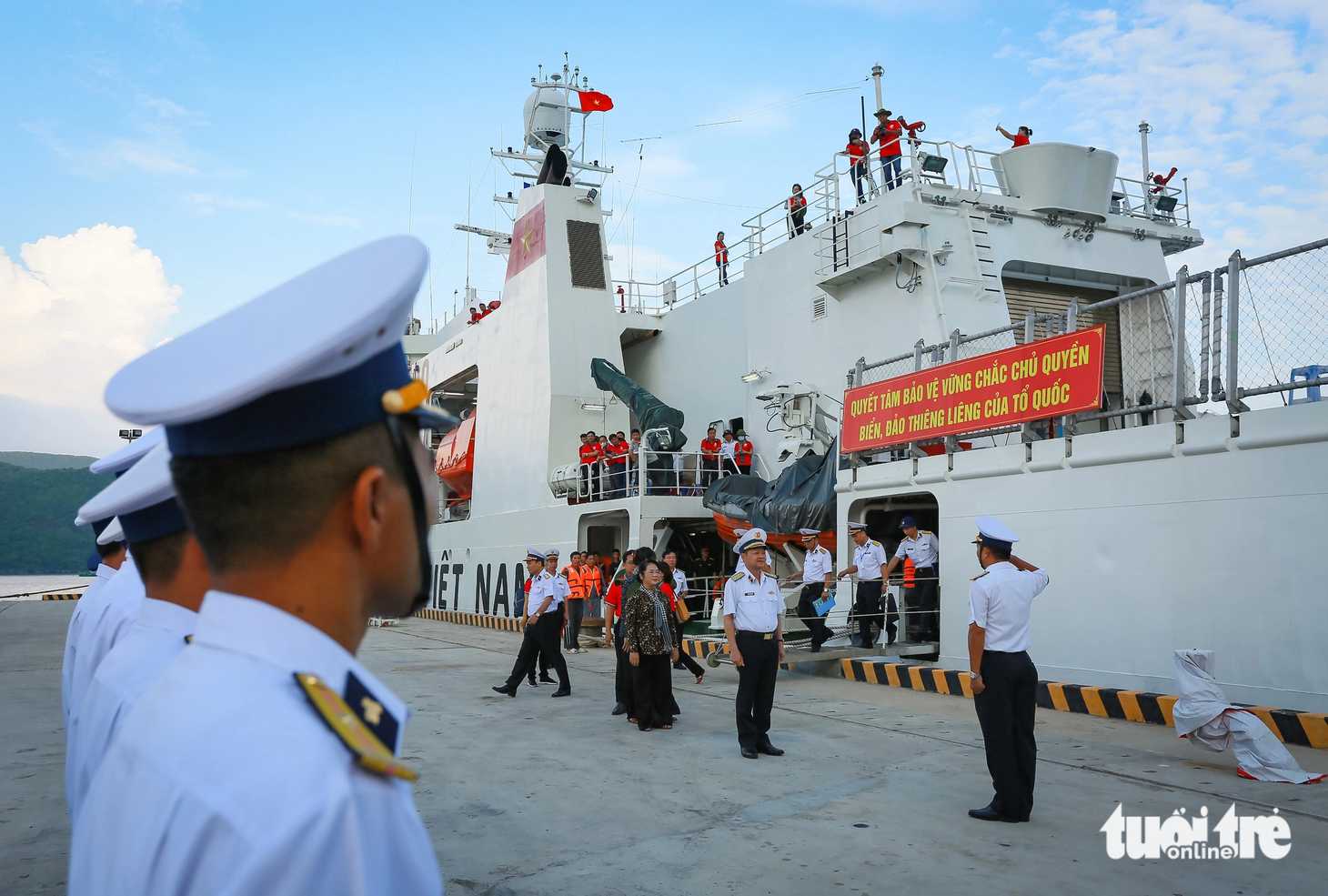 Ngày 16-9, đoàn đại biểu đến Côn Đảo - điểm đảo đầu tiên trong chuyến thăm đến vùng biển đảo Tây Nam - Ảnh: CHÂU TUẤN
