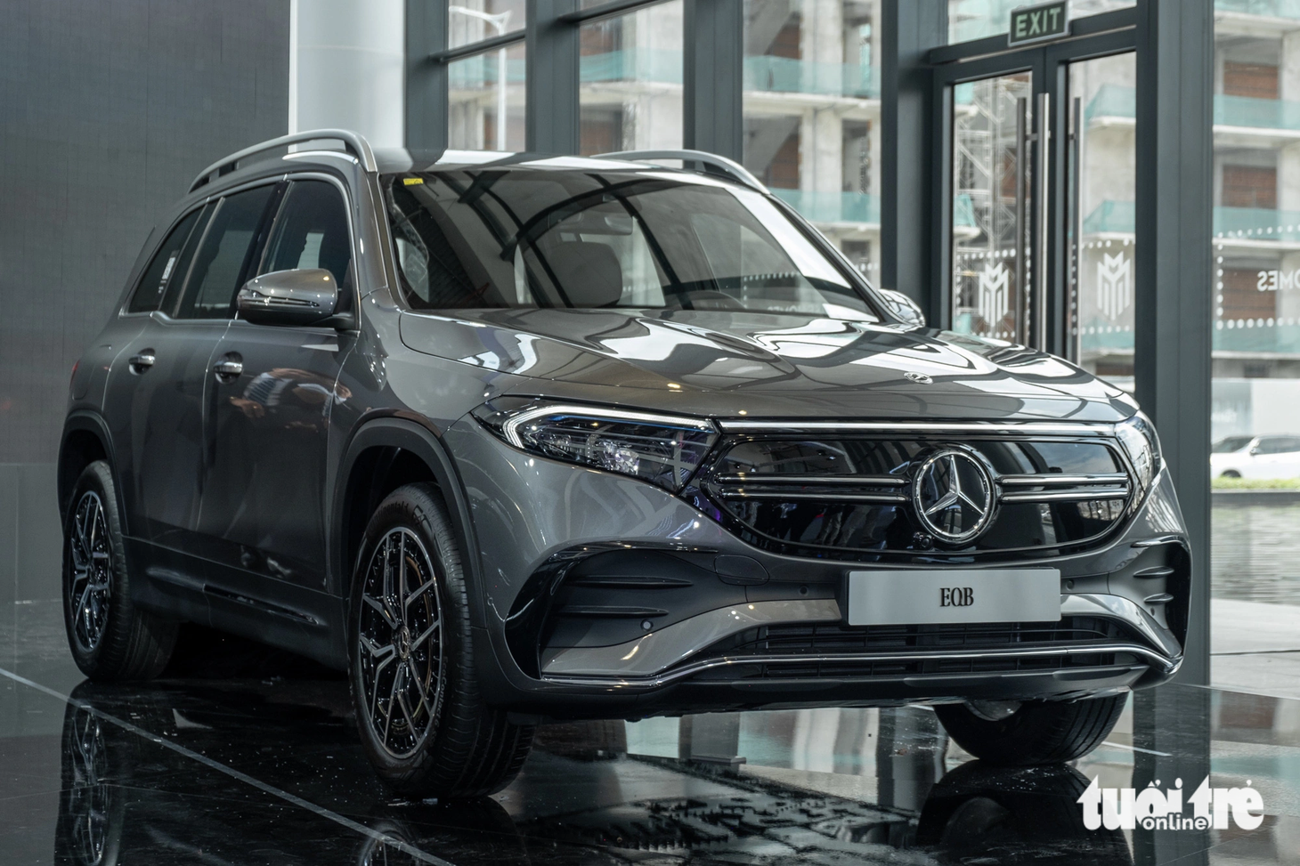 Giá nhà sản xuất đưa ra cho Mercedes-Benz EQB là 2,289 tỉ đồng, cao hơn 200 triệu đồng so với "người anh em" GLB 200 (2,089 tỉ) - Ảnh: THẾ ANH