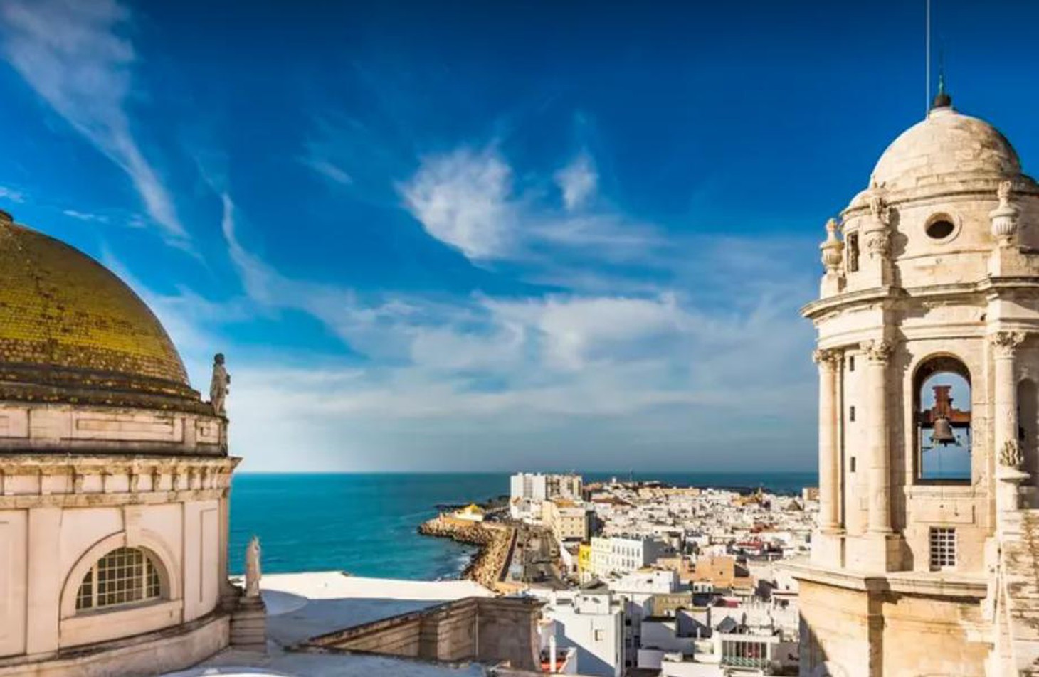 Vịnh Cadiz, Silver Coast nhìn từ trên cao - Ảnh: FORBES