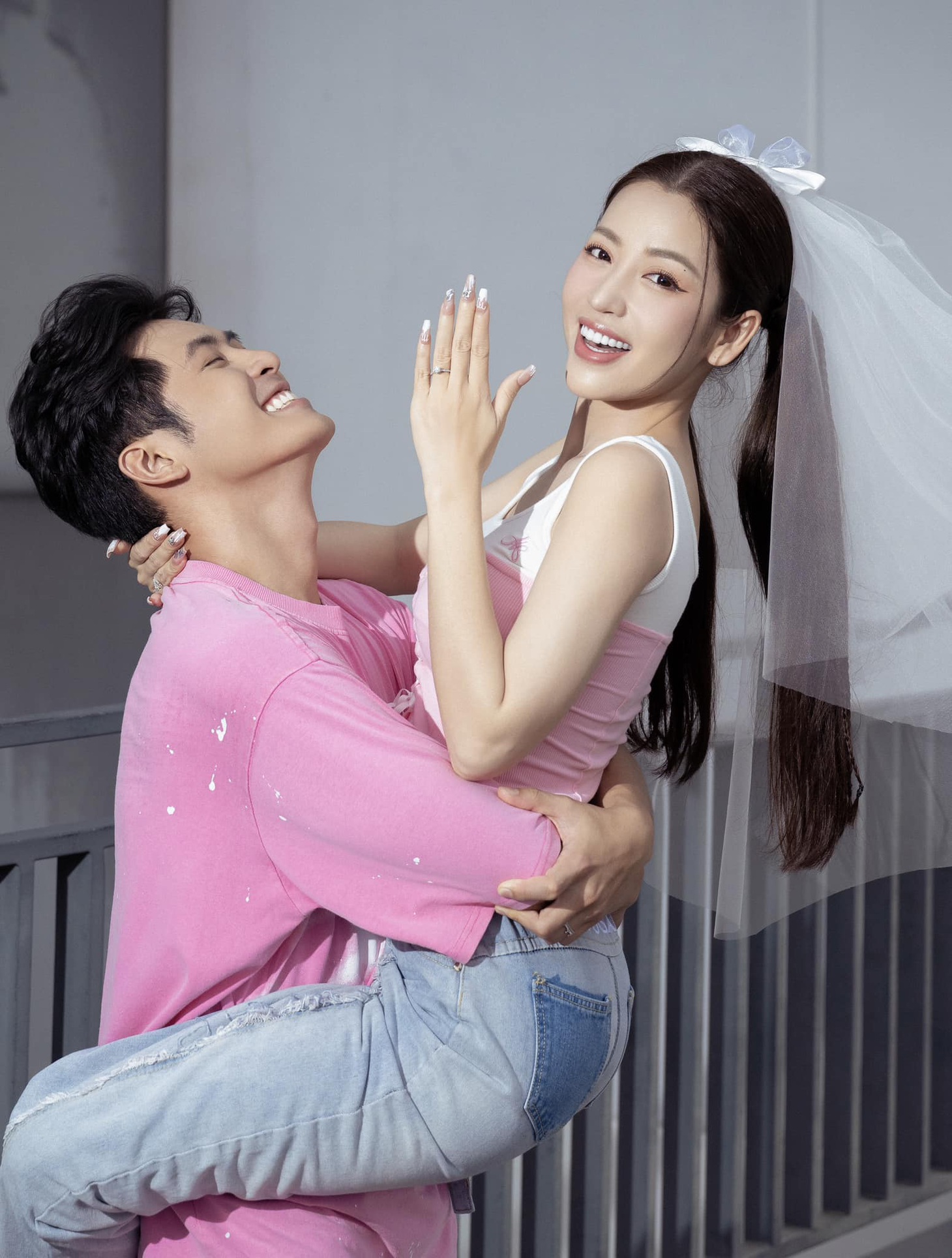 Bức ảnh Gin Tuấn Kiệt khoe trên mạng xã hội nhanh chóng bị chế lại - Ảnh: Facebook Gin Tuấn Kiệt