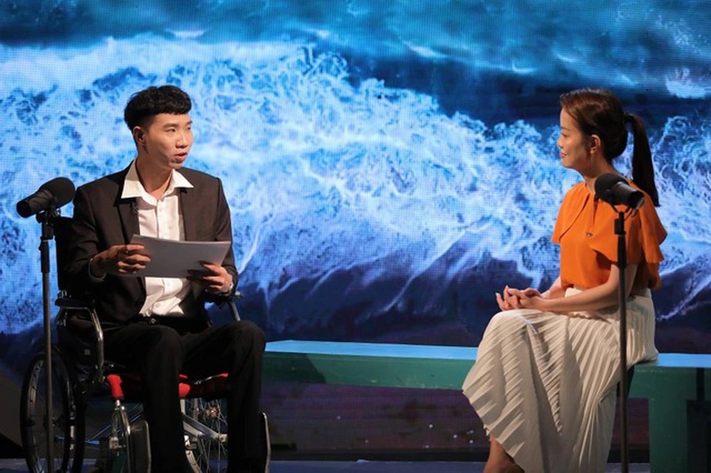 Chương trình "Trạm yêu thương" với khách mời là thạc sĩ Đặng Hoàng An - Ảnh: VTV