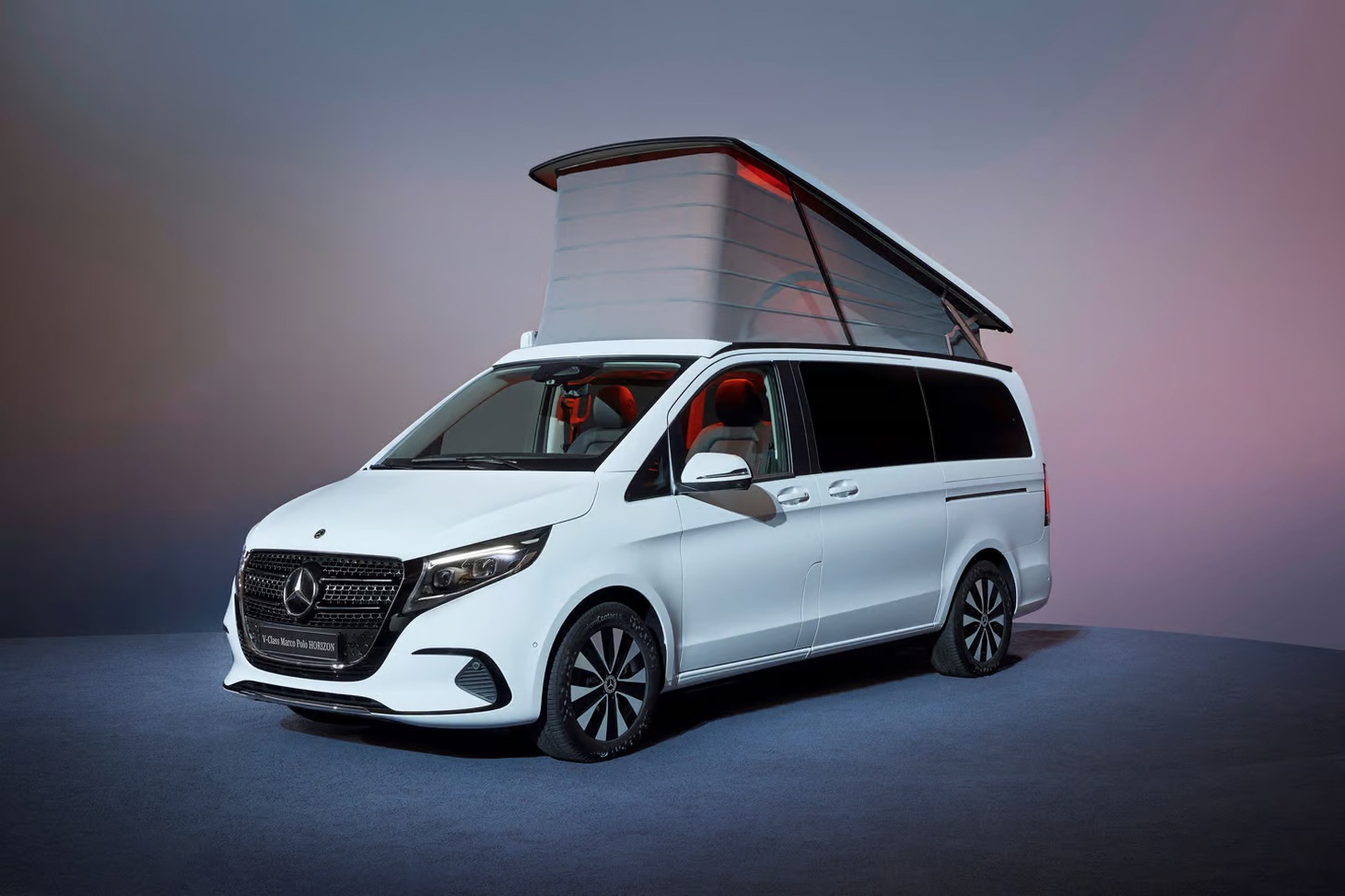 Mercedes-Benz V-Class phiên bản nhà di động: Giá quy đổi 1,6 tỉ, nhiều giải trí nhưng không có bếp - Ảnh 1.