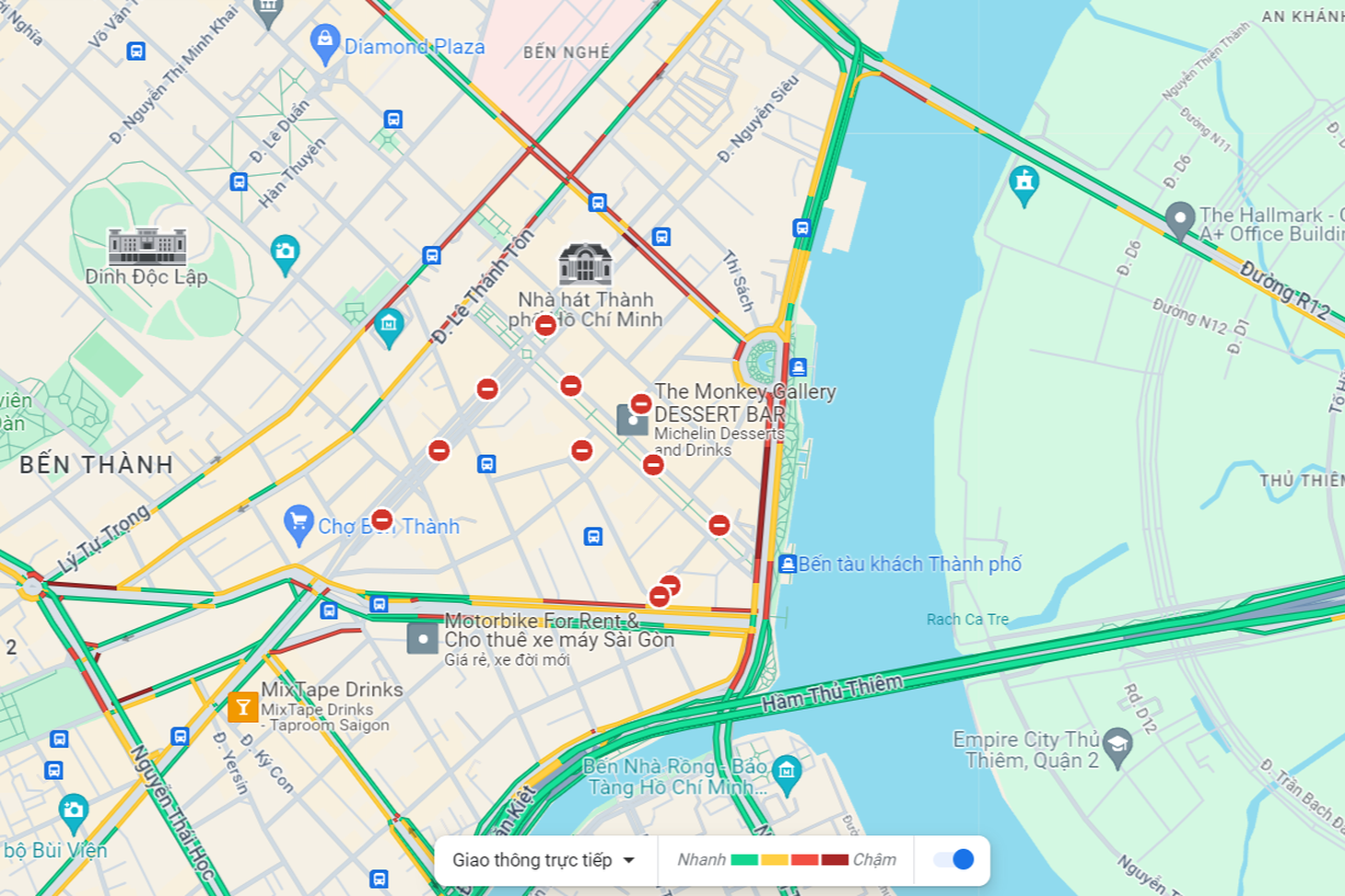 Google Maps hiển thị tình trạng kẹt xe trên đường Tôn Đức Thắng và Đồng Khởi lúc 21h