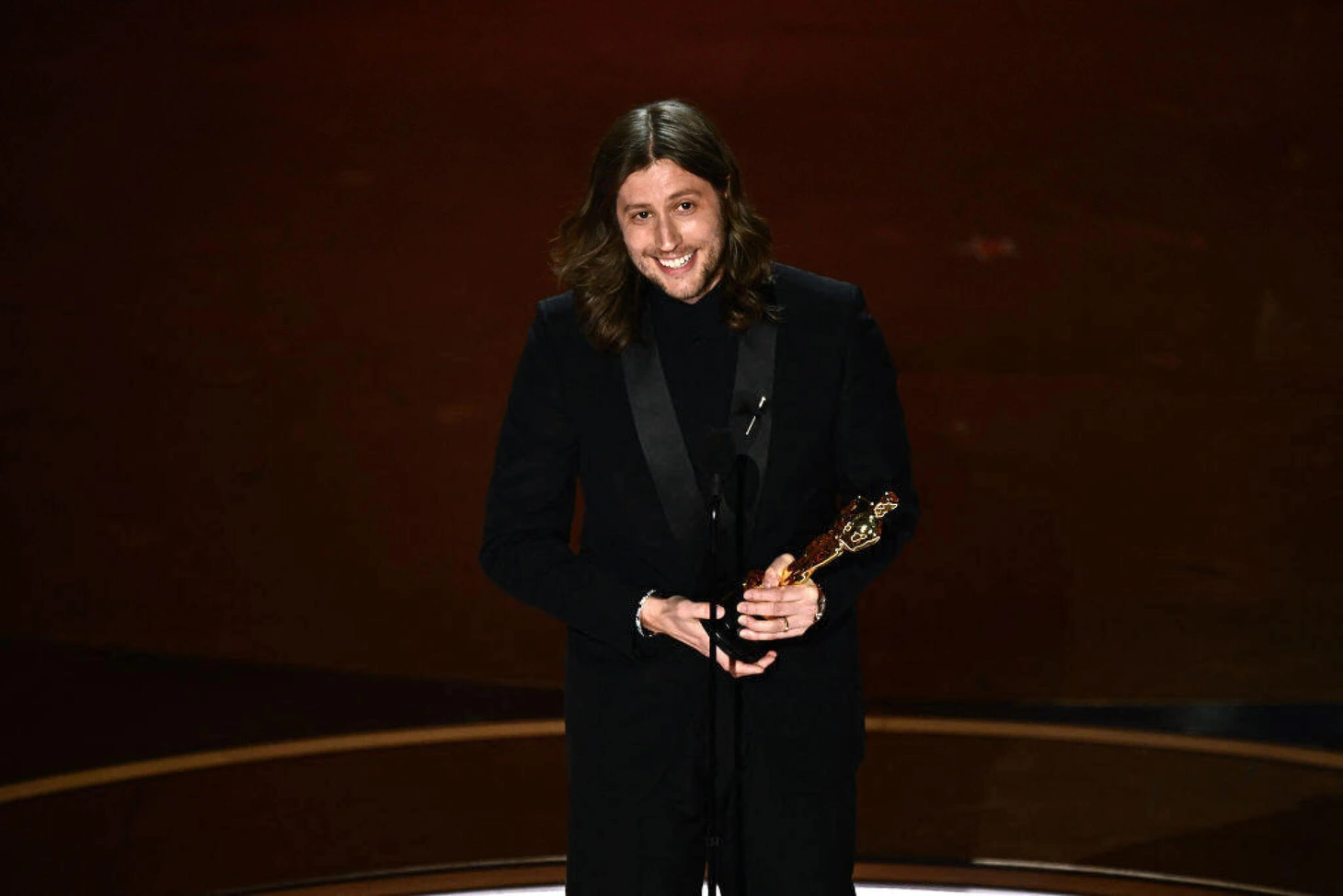 Nhà soạn nhạc Ludwig Goransson nhận giải Nhạc phim gốc hay nhất cho âm nhạc trong Oppenheimer - Ảnh: GETTY IMAGES