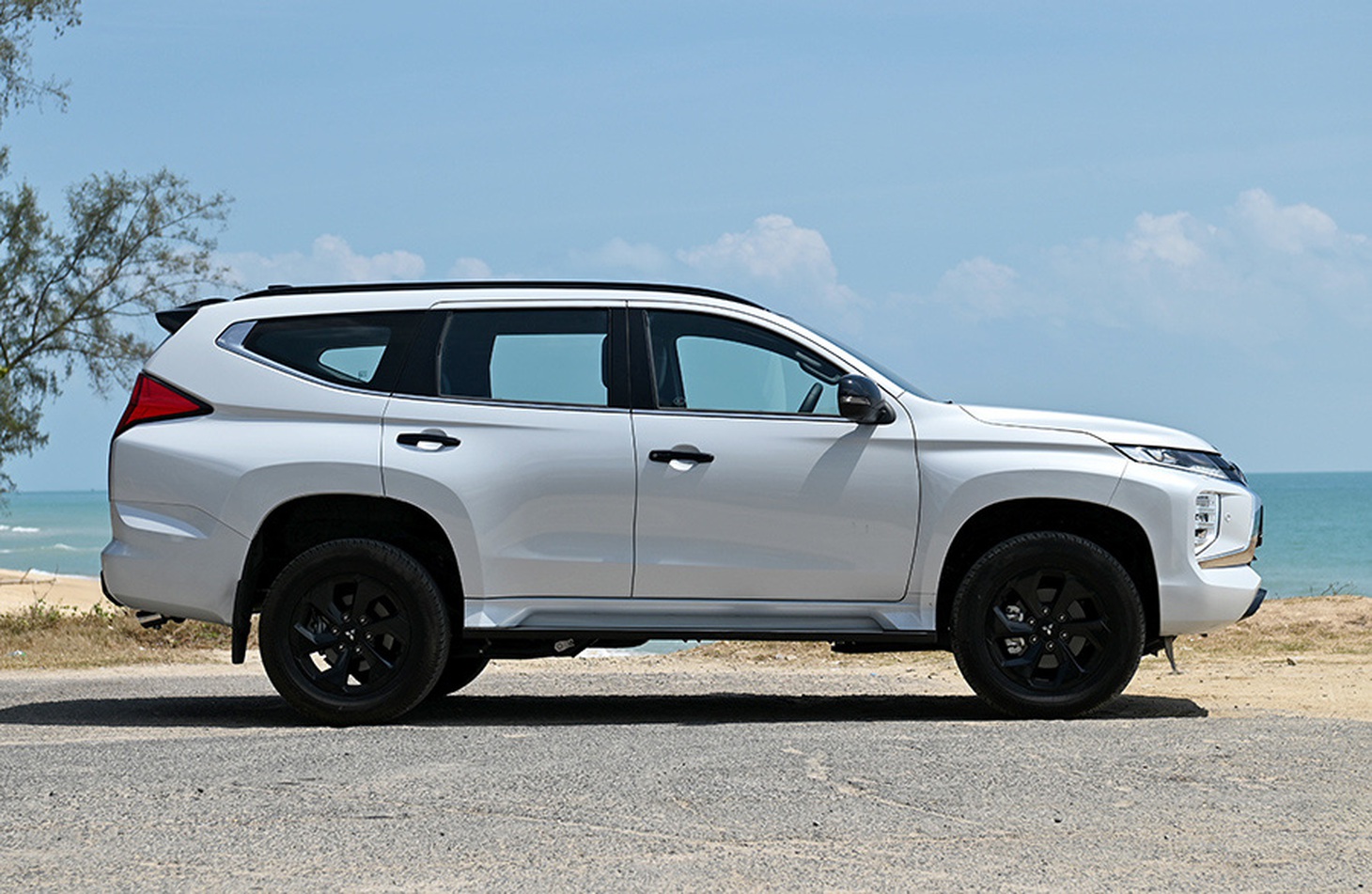 Động cơ Mitsubishi Pajero Sport 2024 mượn từ Triton đời mới chỉ chênh nhẹ 3 mã lực nhưng tiết kiệm nhiên liệu hơn gần 15% - Ảnh: Mitsubishi