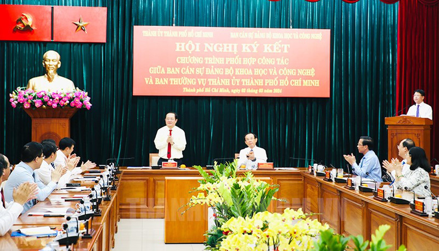 Hội nghị ký kết chương trình phối hợp giữa Thành ủy TP và Ban Cán sự Đảng Bộ Khoa học và Công nghệ - Ảnh: THÀNH ỦY TP.HCM
