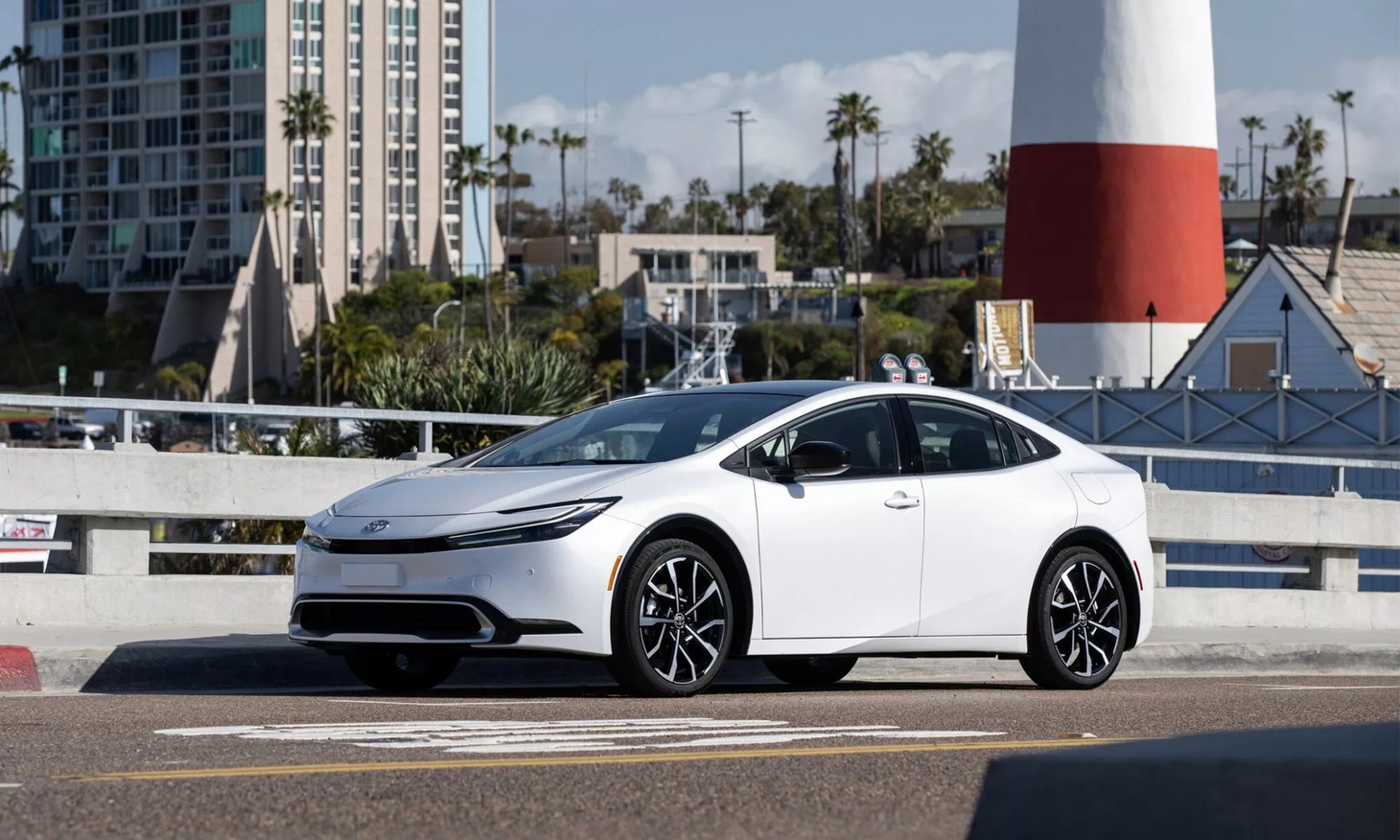 Nếu là một thập kỷ trước, khó ai có thể tin xe Toyota có thể giành giải thưởng về thiết kế nhưng đó chính xác là điều đã diễn ra với Toyota và Prius trong năm 2024 này - Ảnh: Carscoops