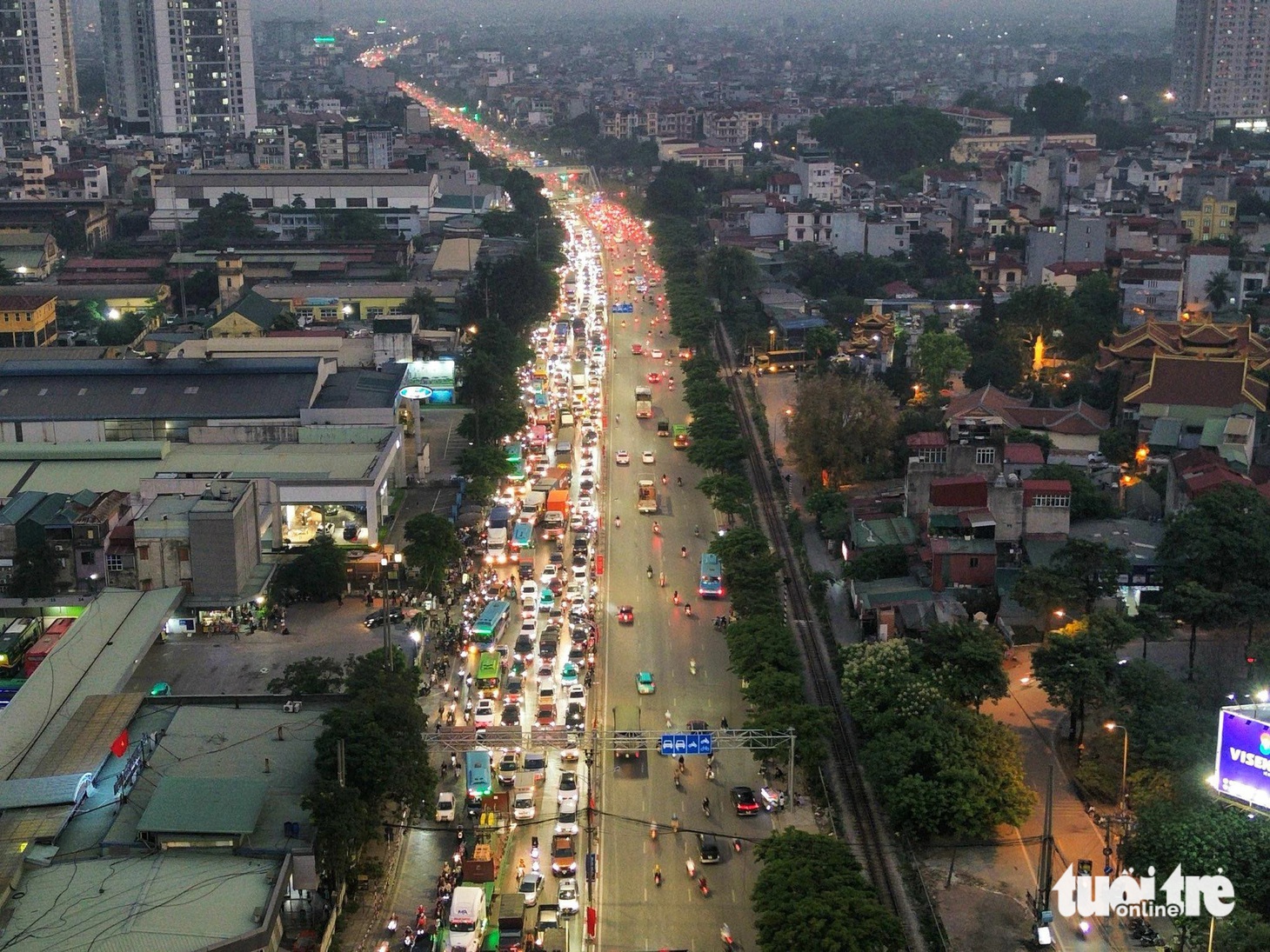 Khoảng 18h30, cửa ngõ phía nam Hà Nội dần hạ nhiệt - Ảnh: HỒNG QUANG