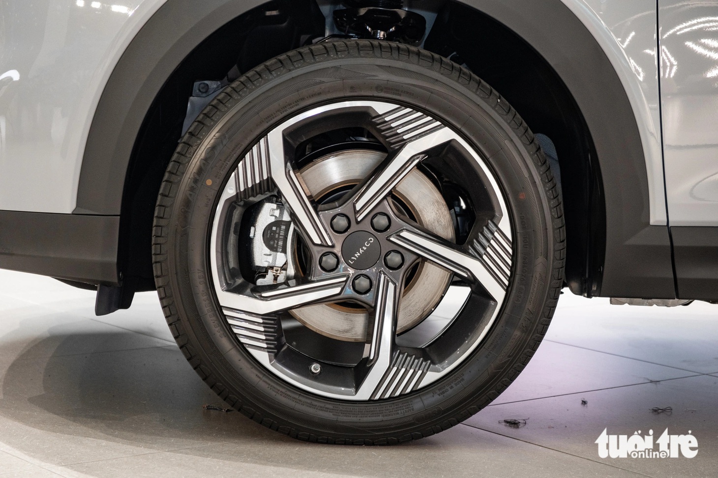 Lynk & Co 06 ra mắt Việt Nam: Giá 729 triệu đồng, nhiều trang bị duy nhất phân khúc- Ảnh 3.