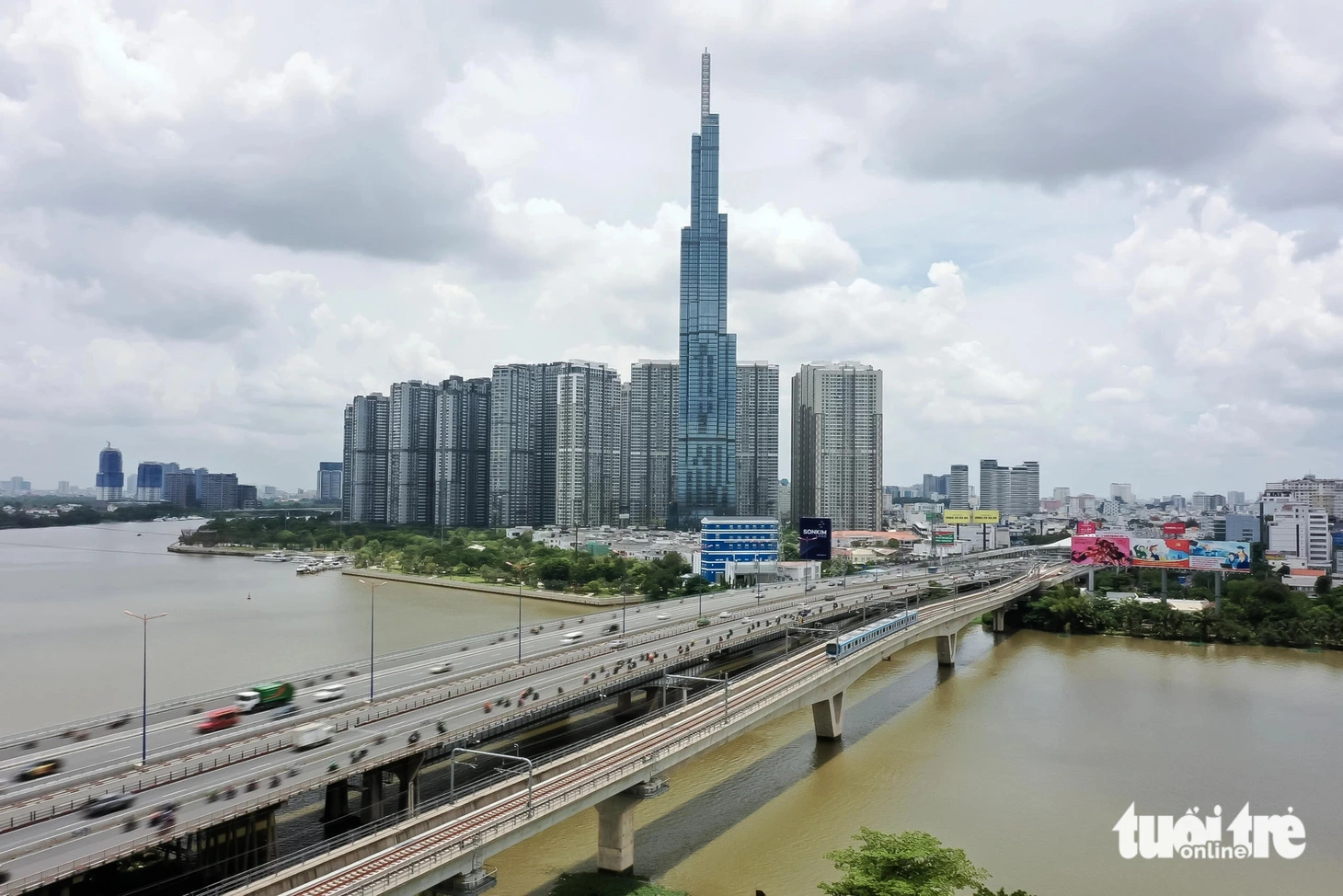 Cận cảnh nhiều cầu 'cao tuổi' ở TP.HCM đang chờ kiểm tra... 'sức khỏe' - Ảnh 6.