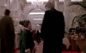Tổng thống Trump: 13 phim điện ảnh, 20 show truyền hình, 3 giải Mâm xôi vàng