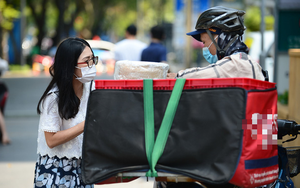 Công ty sách First News kiện Shopee vì sách giả, sách lậu - Ảnh 3.