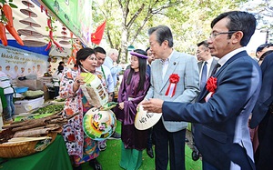 Phở yêu thương đến với Làng Nủ: Bưng lên tô phở, bà con ấm áp - Ảnh 7.
