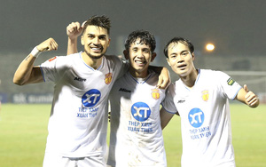 CLB Nam Định tiếp tục dẫn đầu V-League