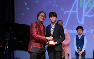 Oscar Vũ giành huy chương piano tại Thái Lan