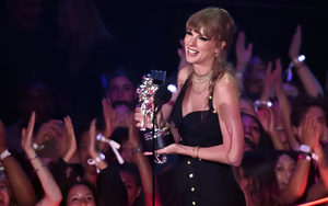Taylor Swift đại thắng, BlackPink là 'Nhóm nhạc của năm' tại VMAs 2023