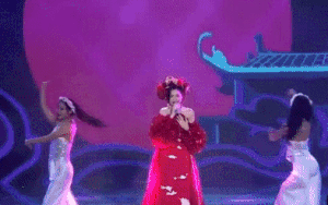 Hòa Minzy hóa 'Thị Mầu' trên sân khấu Vietnam Idol
