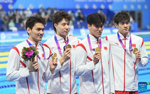 Đội tiếp sức bơi Trung Quốc tiến sát thành tích của Mỹ