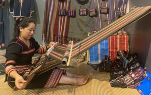 Đi 99 ngày, một triển lãm lớn và một cuốn sách, nhà báo Bông Mai quá 'lãi'? - Ảnh 3.