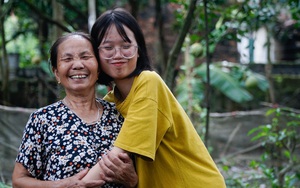 Ngoại 87 tuổi làm đôi mắt đưa cháu đến trường - Ảnh 3.