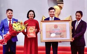 Văn nghệ sĩ TP.HCM xúc động với ký ức những chuyến tàu không số tại Vũng Rô - Ảnh 2.