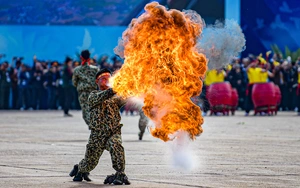 Thứ trưởng Bộ Quốc phòng: Qua triển lãm quốc phòng thấy truyền thông chúng ta rất mạnh - Ảnh 2.