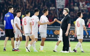 Cổ động viên Indonesia cà khịa ông Troussier: chắc giấu bài cho vòng loại World Cup 2030
