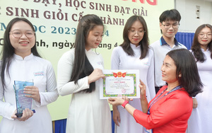 Trường THPT Bình Phú khen thưởng học sinh giỏi cấp thành phố
