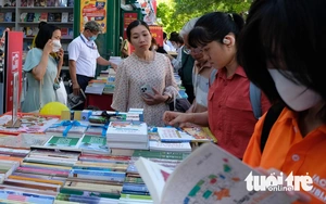 Sau hơn 8 năm, Đường sách TP.HCM bán gần 6 triệu cuốn sách  - Ảnh 3.
