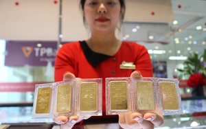 Trước giờ vàng bán bình ổn, tiệm vàng mua chỉ 79 triệu đồng