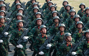 Bé 10 tuổi thi vẽ tranh cổ động kỷ niệm 80 năm thành lập quân đội nhân dân - Ảnh 4.