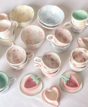 Những chiếc cốc ceramic handmade “gây sốt” vì quá xinh
