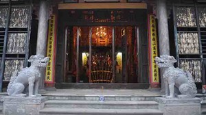 Rước nghê Việt vào di tích thay&nbsp;sư tử đá 