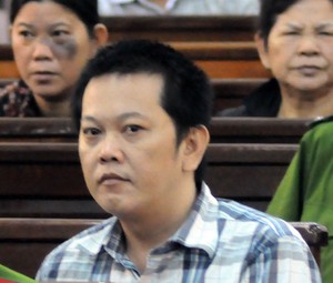 Truy tố 
