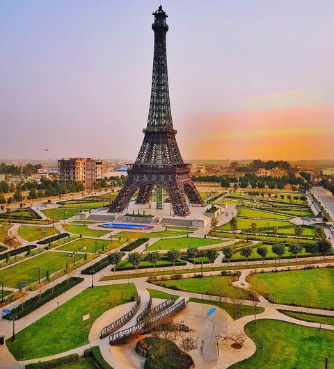 Cảnh đẹp Của Tháp Eiffel Nổi Tiếng ở Pháp | Nhiếp Ảnh JPG Tải xuống miễn  phí - Pikbest