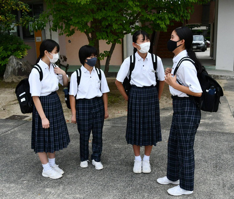 Những điểm thú vị độc đáo đồng phục, váy ngắn của nữ sinh Nhật Bản