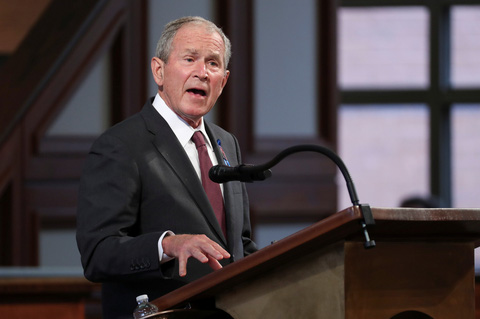 Cựu tổng thống George W. Bush lên tiếng về tình hình Afghanistan - Tuổi Trẻ Online