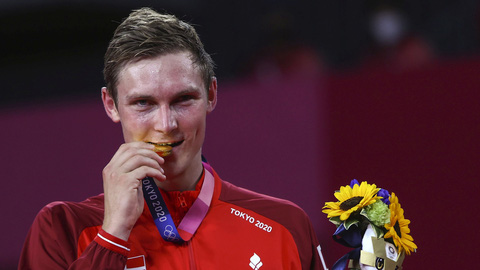 Tay vợt Đan Mạch Axelsen phá thế thống trị của cầu lông nam Trung Quốc ở  Olympic - Tuổi Trẻ Online