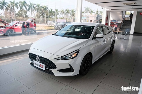 MG5 thăm dò Việt Nam bằng giá 585 triệu đồng, cạnh tranh Kia K3 - Tuổi ...