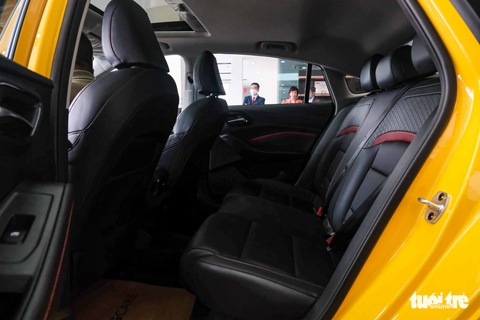 MG5 thăm dò Việt Nam bằng giá 585 triệu đồng, cạnh tranh Kia K3 - Tuổi ...