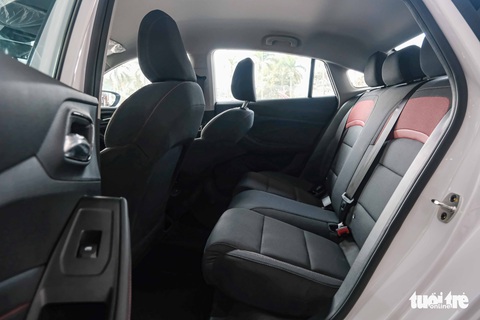 MG5 thăm dò Việt Nam bằng giá 585 triệu đồng, cạnh tranh Kia K3 - Tuổi ...