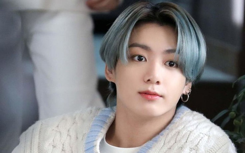 Muôn vàn tranh cãi xoay quanh bàn tay dày đặc hình xăm của Jungkook (BTS)