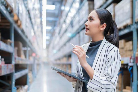 Nhân viên kinh doanh logistics