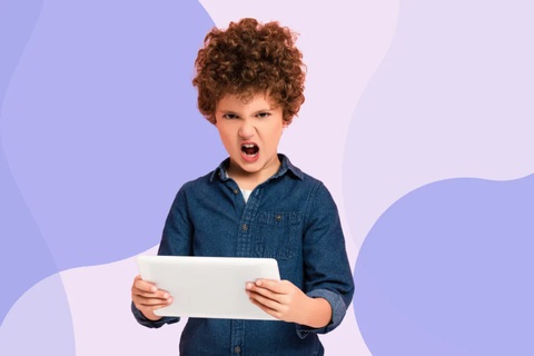 Trẻ có biểu hiện hung hăng hơn khi nghiện lướt mạng xã hội - Tuổi Trẻ Online