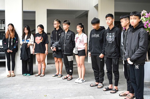 Từ vụ đoàn 'quái xế' tông chết cô gái ở Hà Nội: 'Cha mẹ cứ đinh ninh con mình rất ngoan' - Tuổi Trẻ Online