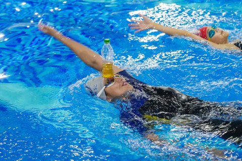 Ánh Viên dạy bơi cho trẻ em Hà Nội sau khi hủy trận 'thủy chiến' sông ...